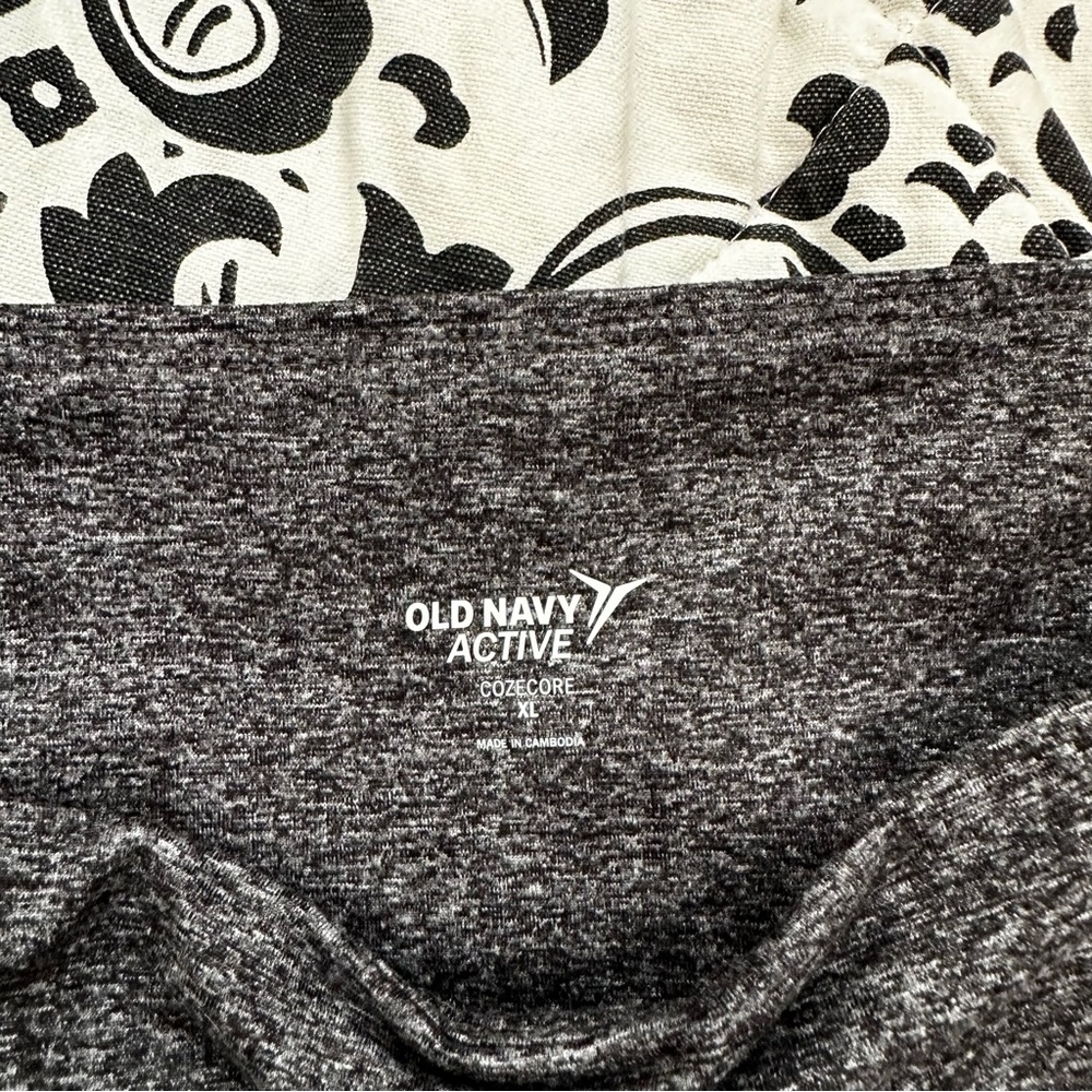 XL Old Navy gray Capri leggings